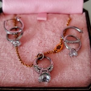 Juicy necklace and earrings